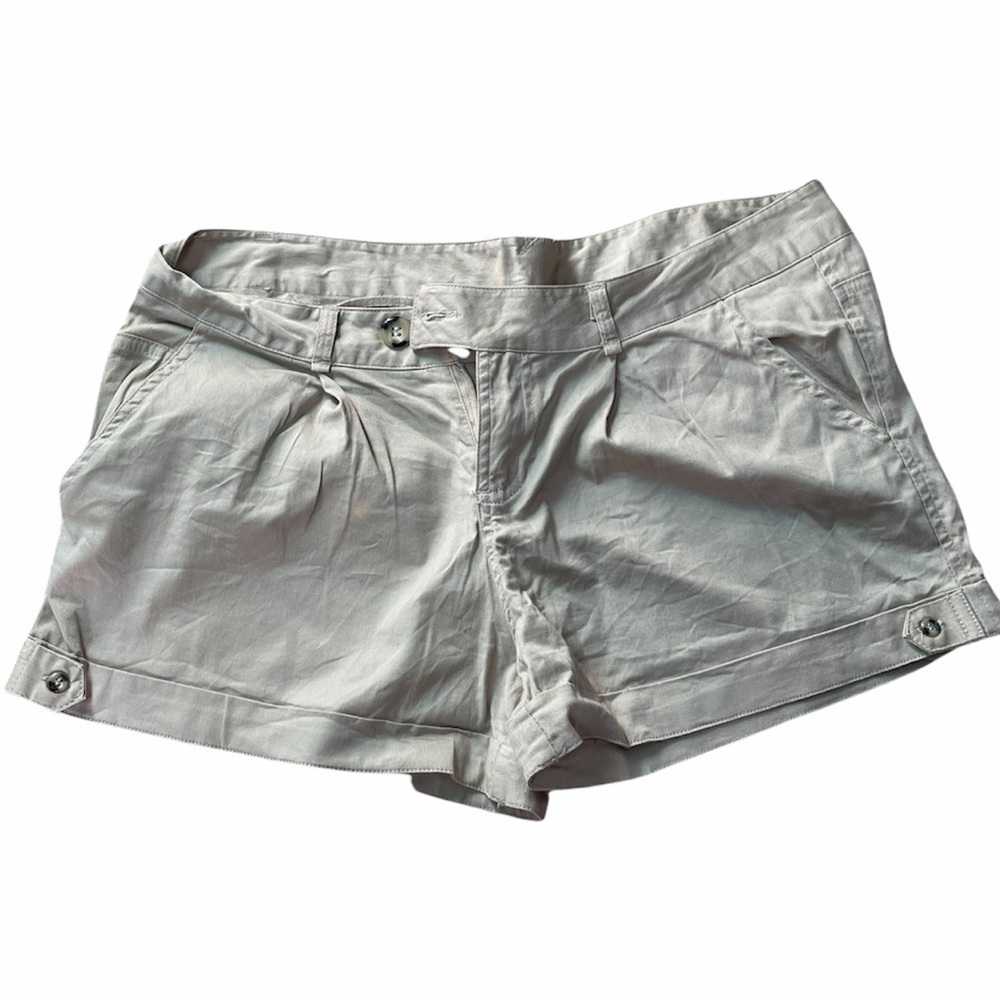 Women Cargo Khaki Cuff Shorts